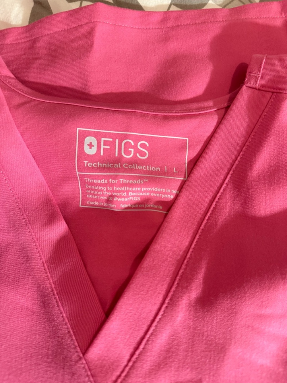Figs F’ING Pink Catarina 1 pocket scrub top & Jogger scrub pants size Large - Picture 5 of 12